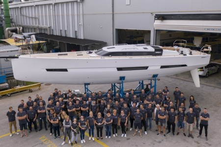 Elan GT6 leaves the yard!