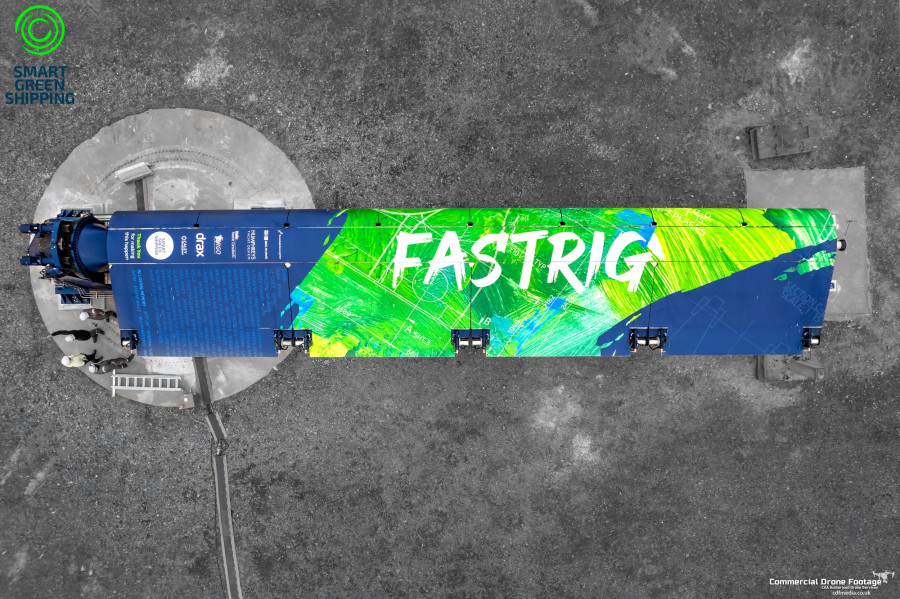 SGS+Fastrig+Upright+12+3+24 B0W+ +colour 0241 HDR 2 Edit